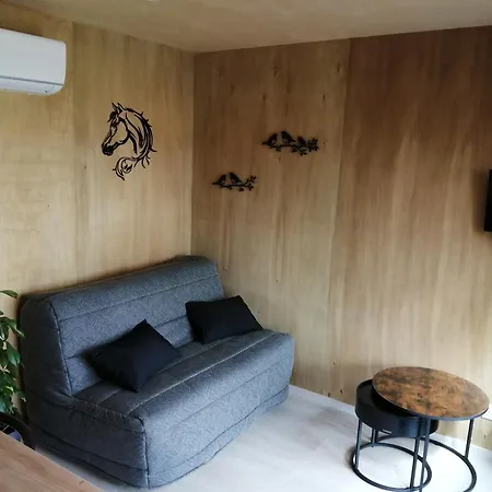 Le De La Hutt' Aux Animaux Lodge *