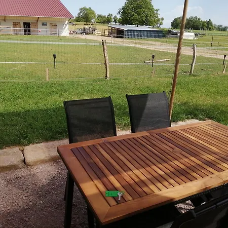 Lodge Le De La Hutt' Aux Animaux