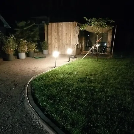 Le De La Hutt' Aux Animaux